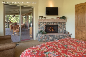 MASTER BEDROOM, KING BED