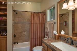 SECOND BATHROOM EN SUITE