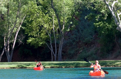 Chan-Em-kayaking-LosLagos-Sedona