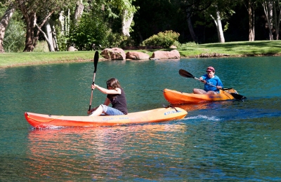 Ryan-Em-kayaking-LosLagos-Sedona
