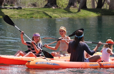 Kayaking-Playing-Los-Lagos-Sedona