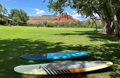 SUPboardOnGrass-SUP-LosLagos-Sedona-Lake-