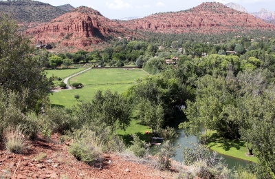 Sedona lakefront estate