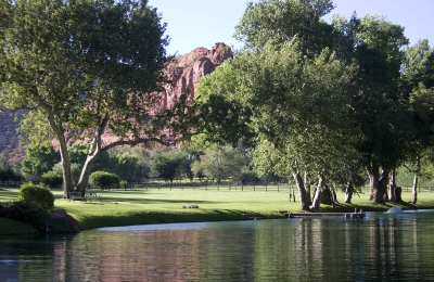 Sedona Lakefront vacation rental views